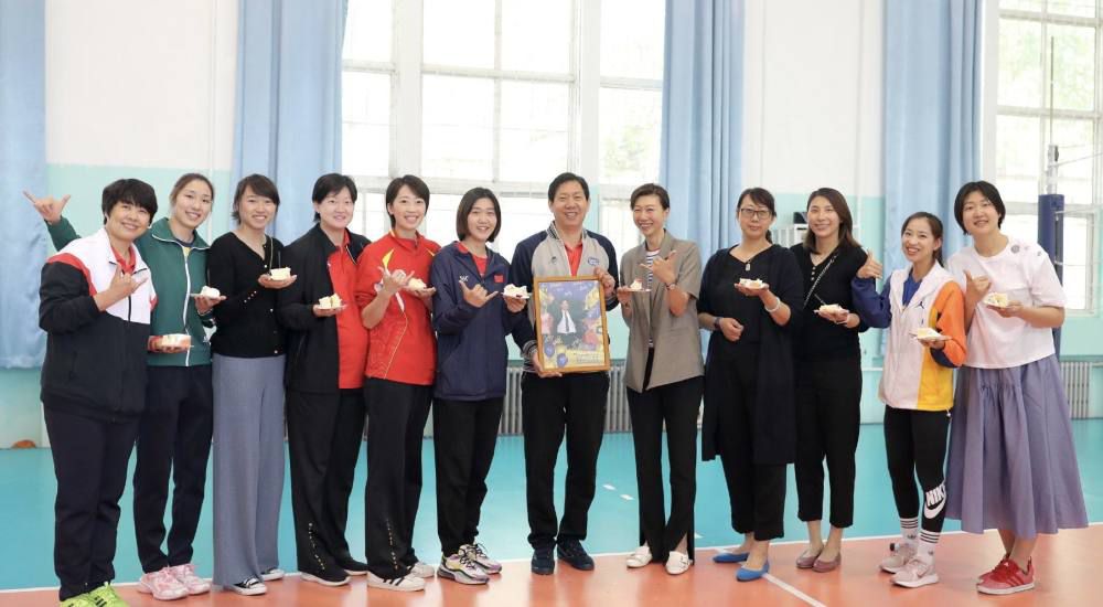 它可以提供的可能性—异性恋、婚姻、生殖—都被电影拒绝了。
